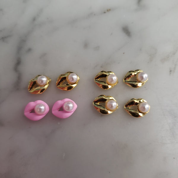 Lips with Pearl Charms